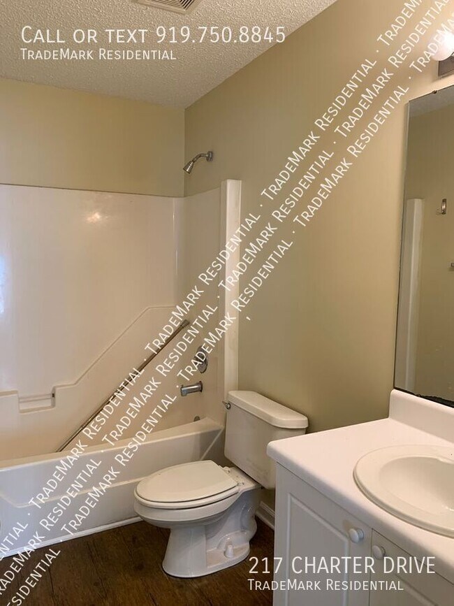Building Photo - 217 Charter Dr