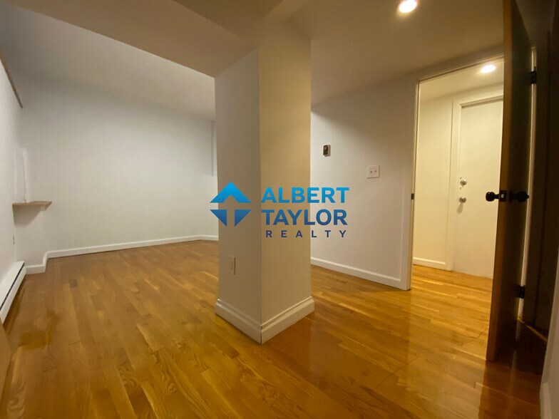 Building Photo - 90 Bynner St