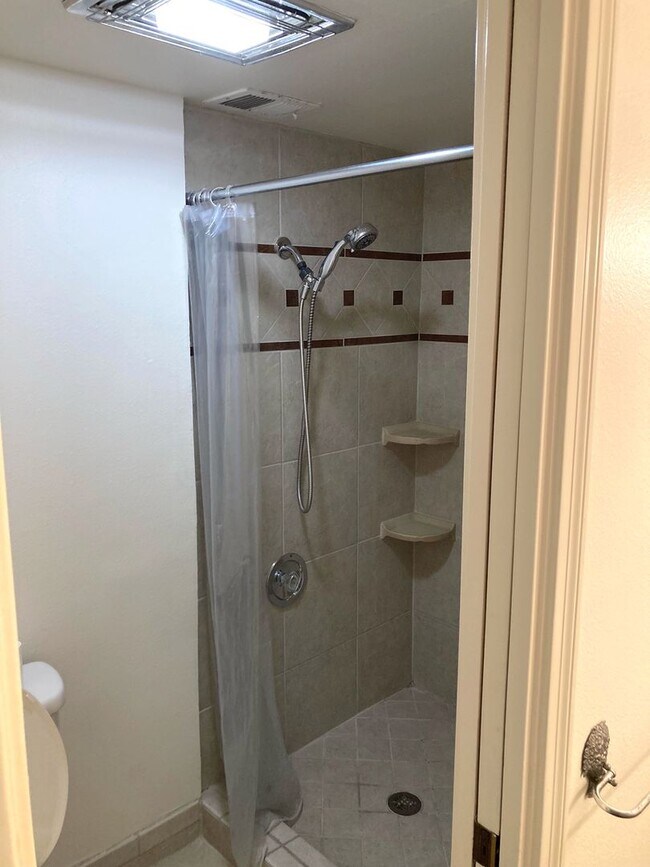 Building Photo - Maintenance free living in this updated condo