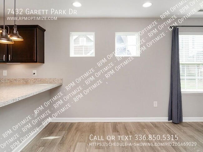 Building Photo - 7432 Garett Park Dr