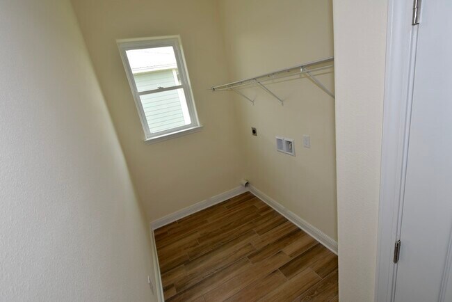 Laundry Room - 12120 Lyndell Plantation Dr