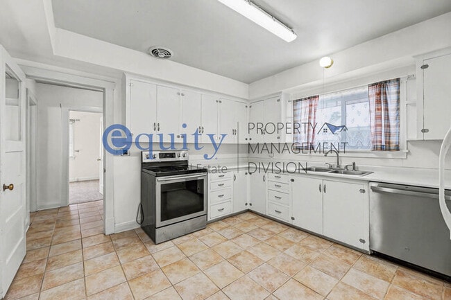 Building Photo - Murray House for Rent