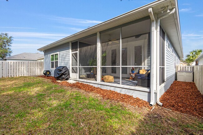 Building Photo - Stunning South Pointe 4/3 Home with Solar ...