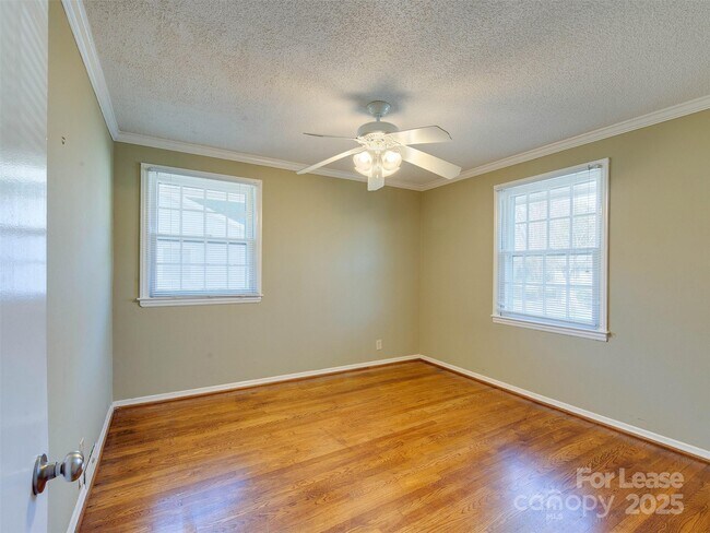 Building Photo - 4917 White Oak Rd