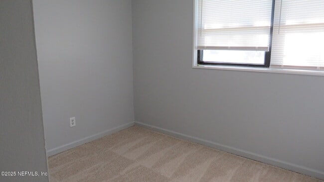 Building Photo - 7039 Cotillion Rd N