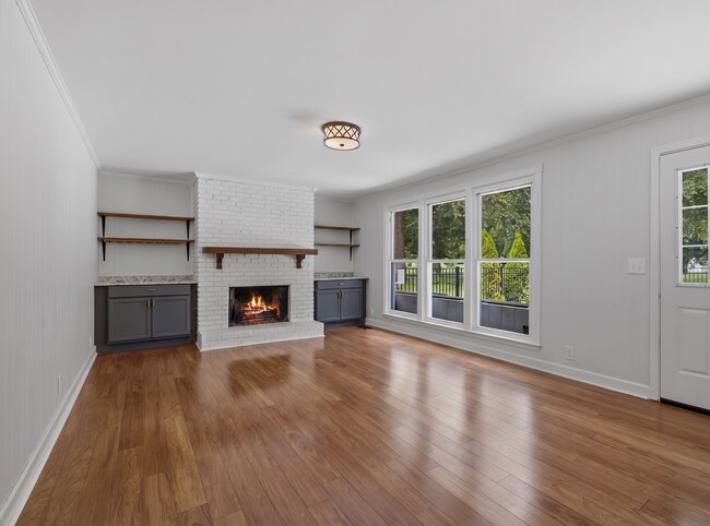 Building Photo - 1303 General Macarthur Dr