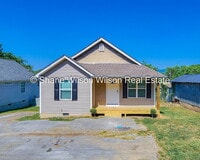 Building Photo - 110 2nd St