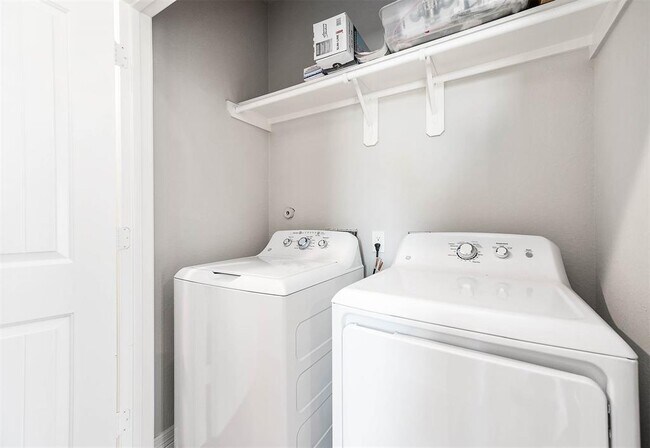 Building Photo - 4014 Mitote Dr
