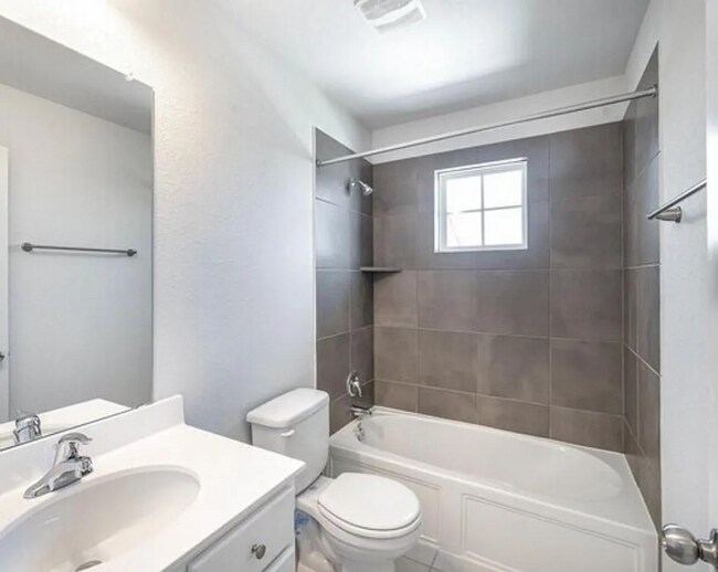 Building Photo - Pflugerville Rental Home - 3 Bed / 2 Bath ...