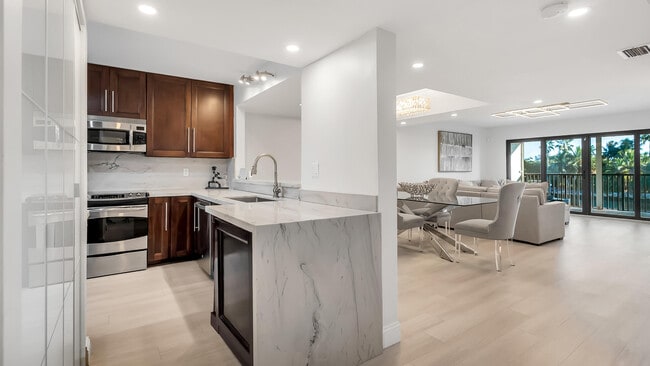 Building Photo - 240 Captains Walk