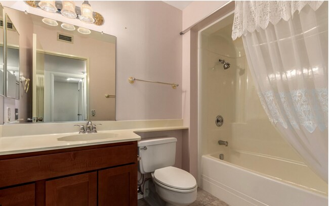 Building Photo - Great home in an active 55+ community!