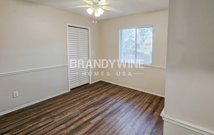 Building Photo - 737 Country Shire Ln