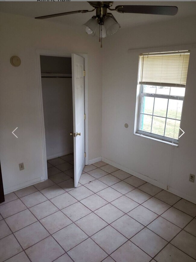 Building Photo - 4bedrooms 1.5 baths Single Family Home in ...