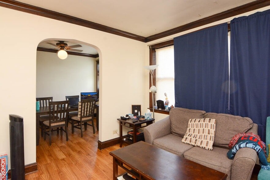 Building Photo - 3615 N Paulina St