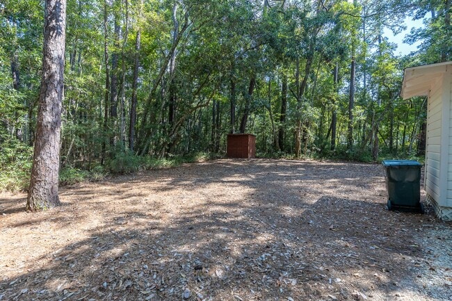 Building Photo - PRICE REDUCTION! SCHEDULE A TOUR TODAY! Be...
