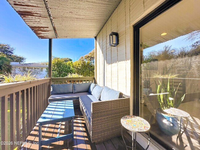 Building Photo - 2009 Seminole Rd