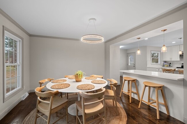 Building Photo - 12122 Royal Valley Dr