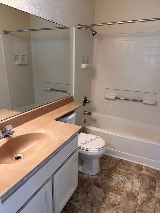 Building Photo - Marina Home in Cypress Cove Neighborhood