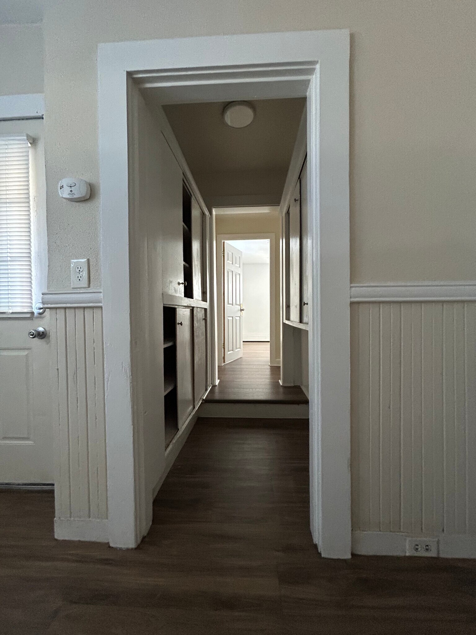 Building Photo - 909 Centre St