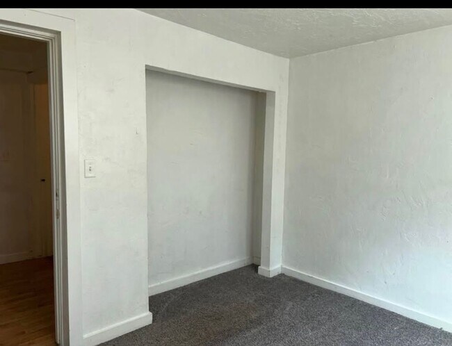 Building Photo - 443 E 300 N