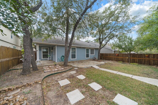 Building Photo - 10711 Buck Park