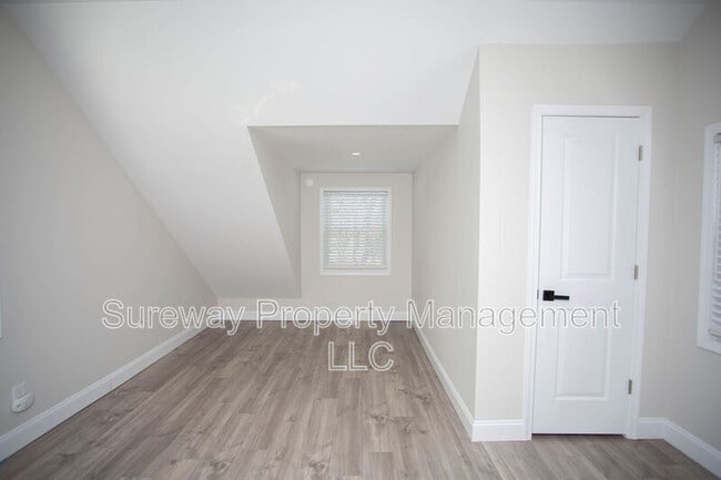 Building Photo - 200 Chestnut St