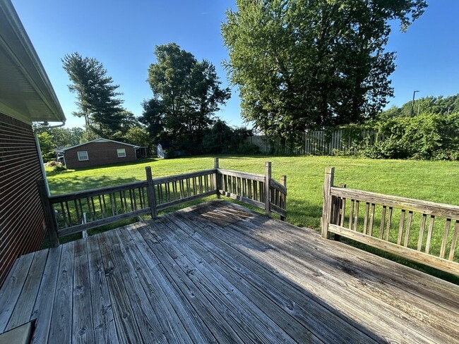 Building Photo - 3-Bedroom 2-Bathroom Home with 2 car garage  in Prime Cookeville Location!