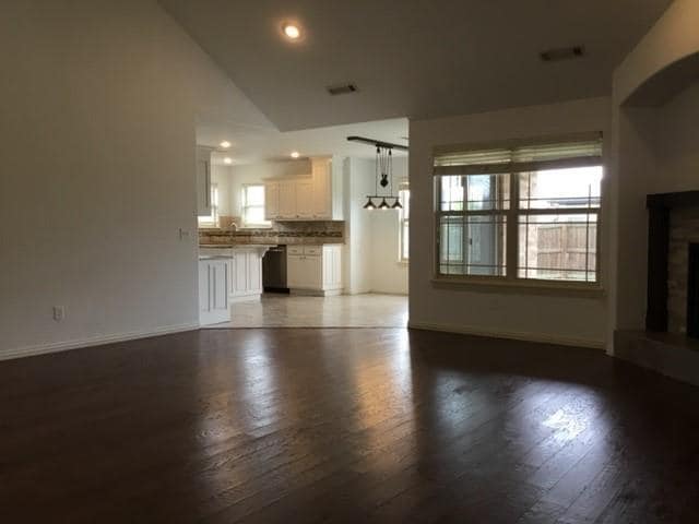 Building Photo - 1907 SW Cypress St