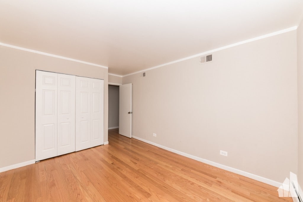 Building Photo - 1515 W Morse Ave