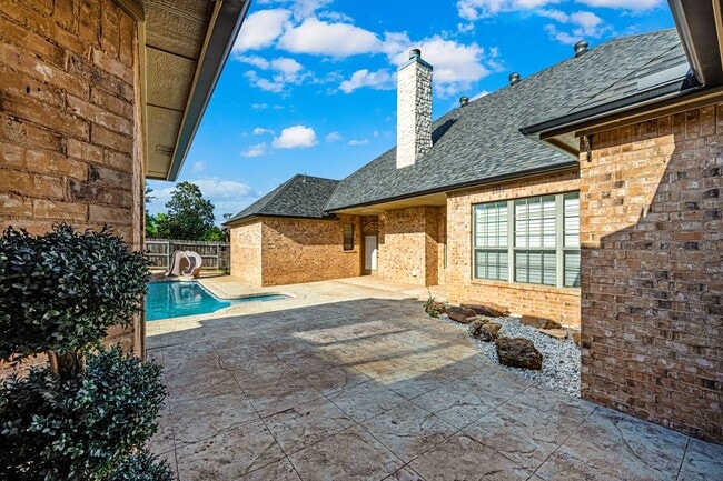 Building Photo - 404 NW 76th- Hot new listing!