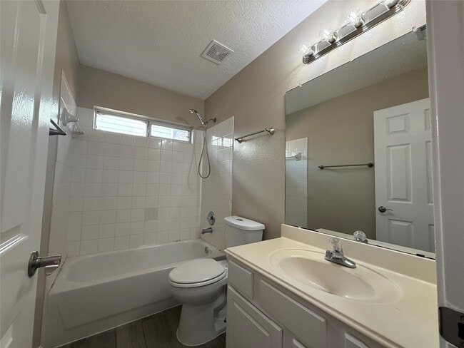 Building Photo - 6111 Settlers Village Dr