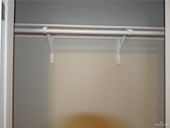 Building Photo - 15 E Candor Dr