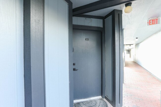 Building Photo - 3655 Atrium Dr