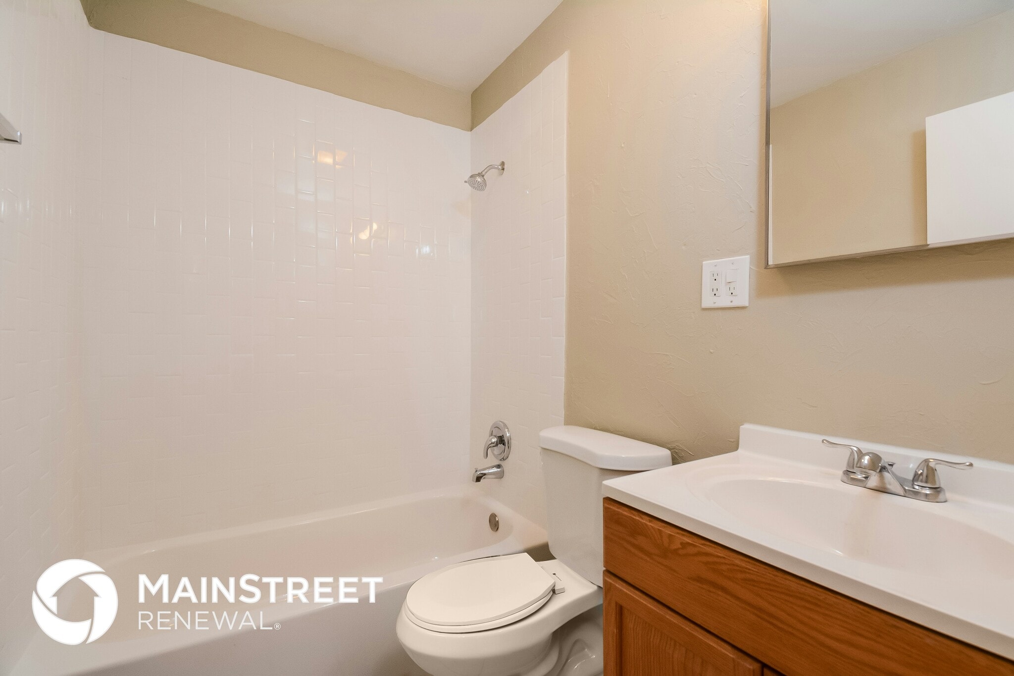 Building Photo - 4501 E 24th St