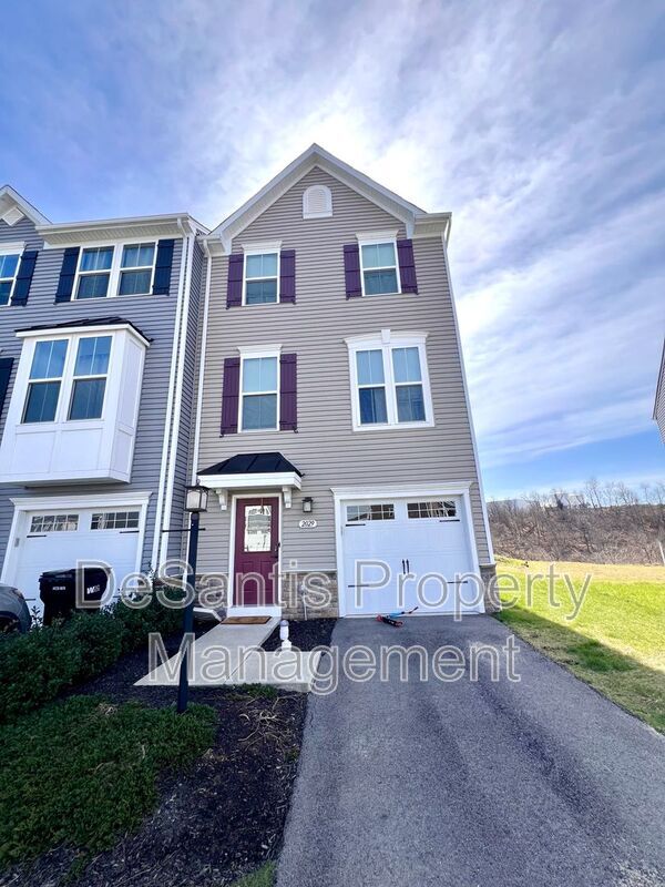 Building Photo - 2029 Cade Dr