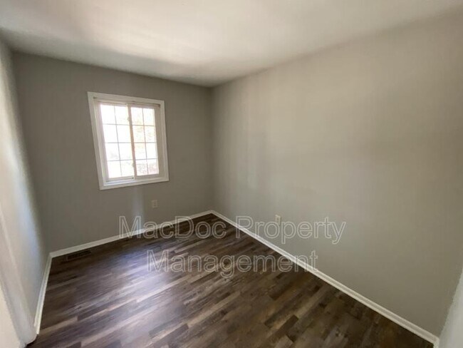 Building Photo - 733 Bellows Ave