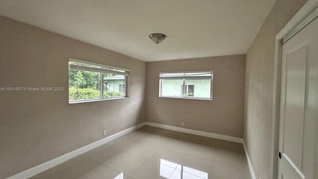 Building Photo - 2771 NW 11th Ct