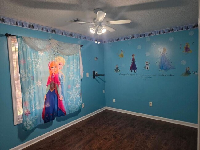 Building Photo - 1145 Chateau Terrace