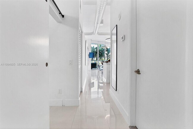 Building Photo - 3029 NE 188th St