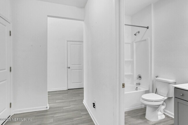 Building Photo - 128 Wineberry Ln