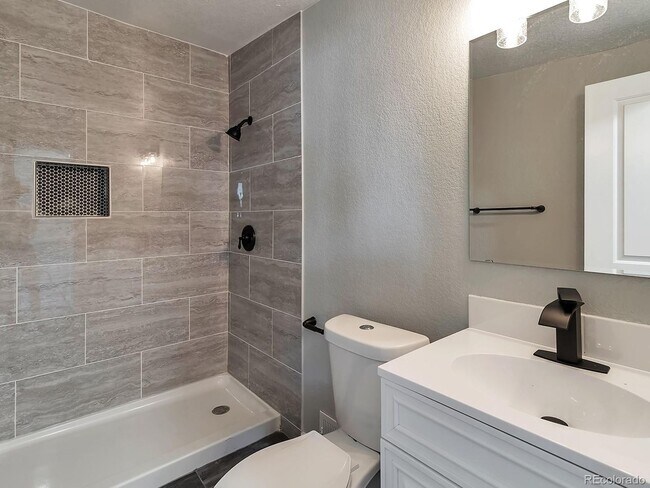 Building Photo - Fully renovated ranch style home near Anschutz Medical Campus