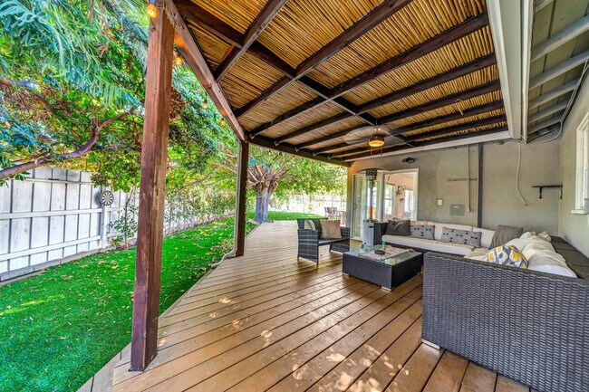 Building Photo - 7700 Oakdale Ave