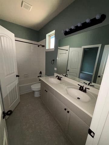 Building Photo - 836 Rohan Dr