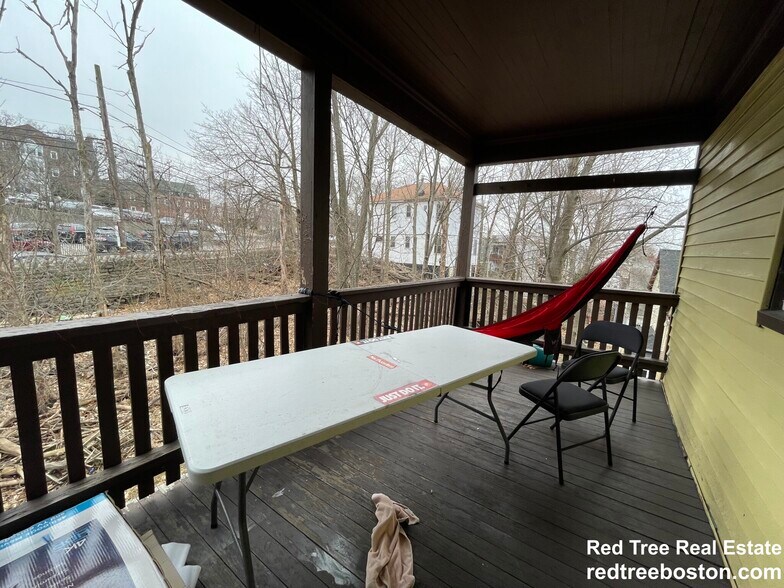 Unit 3 - 6 Eldora St