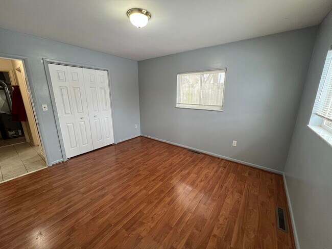 Building Photo - 7944 Grand St