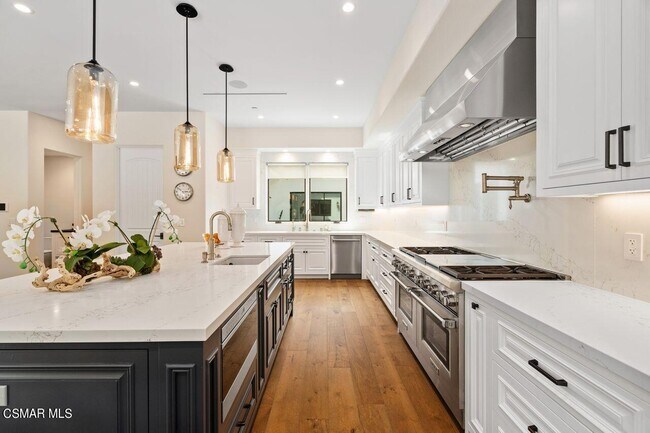 Building Photo - 12727 Landale St