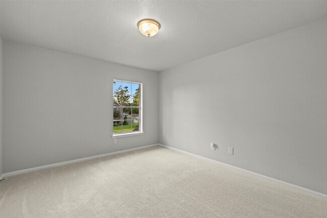 Building Photo - 14810 Cantwell Bend