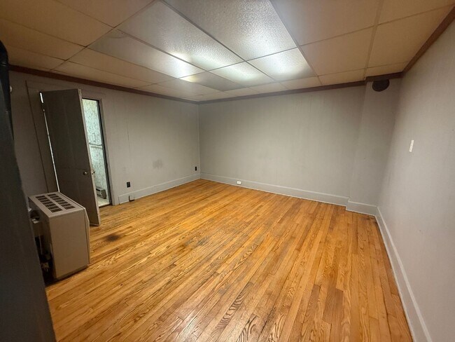Building Photo - 423 N 1st Ave