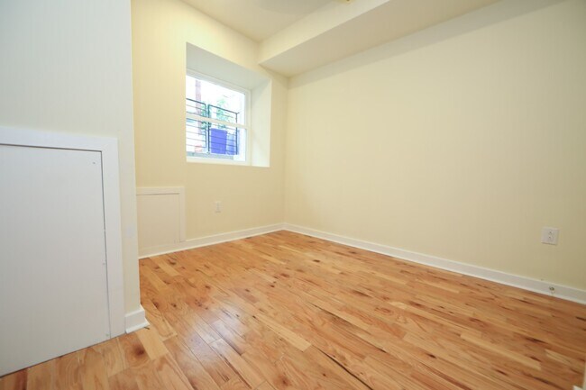 Building Photo - 1802 N Bouvier St