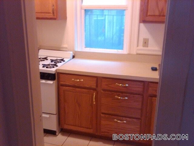 Building Photo - 143 Park Dr